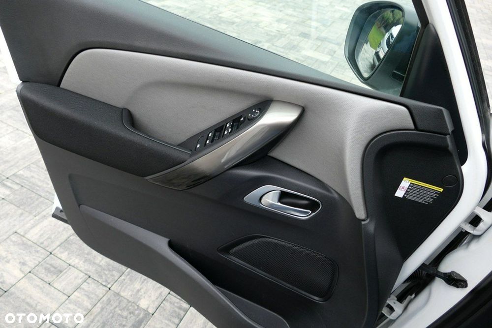Citroën C4 SpaceTourer 1.5 BlueHDi Rip Curl S&S - 24