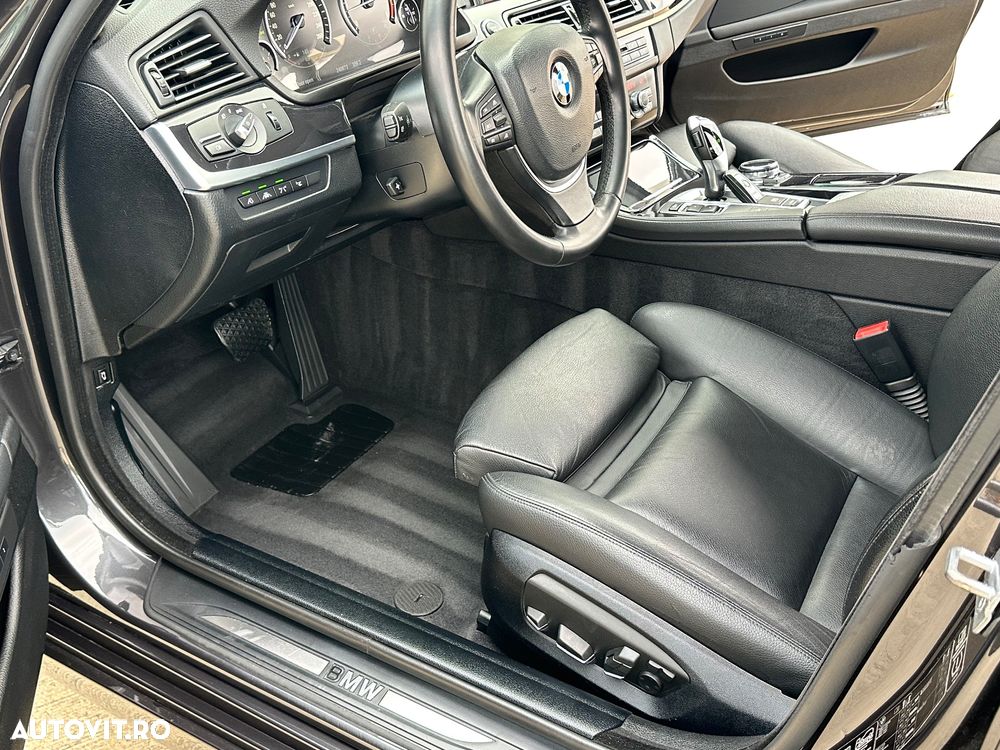 BMW Seria 5 530d xDrive Touring Sport-Aut. Luxury Line - 14