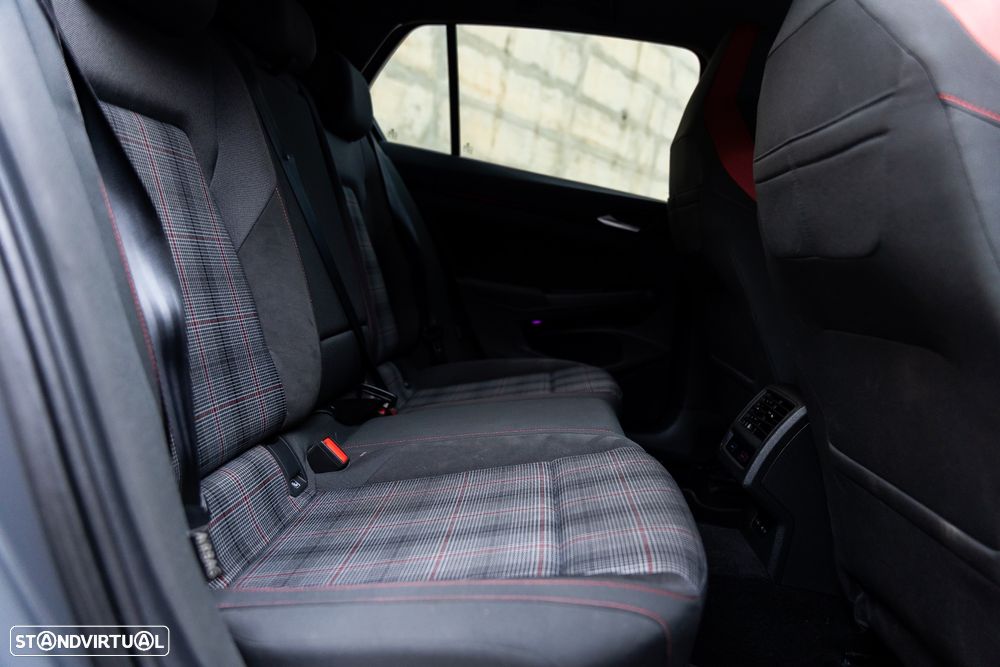 VW Golf 2.0 TSI OPF DSG GTI - 18