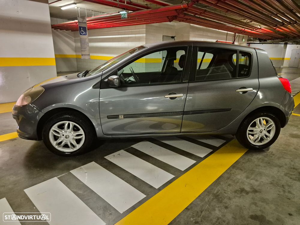 Renault Clio 1.2 16V Dynamique - 1