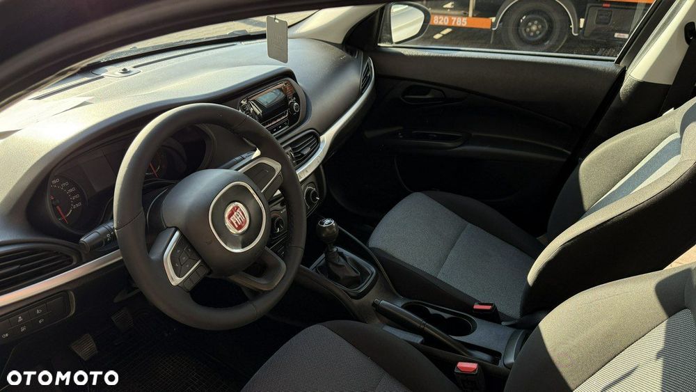 Fiat Tipo - 12