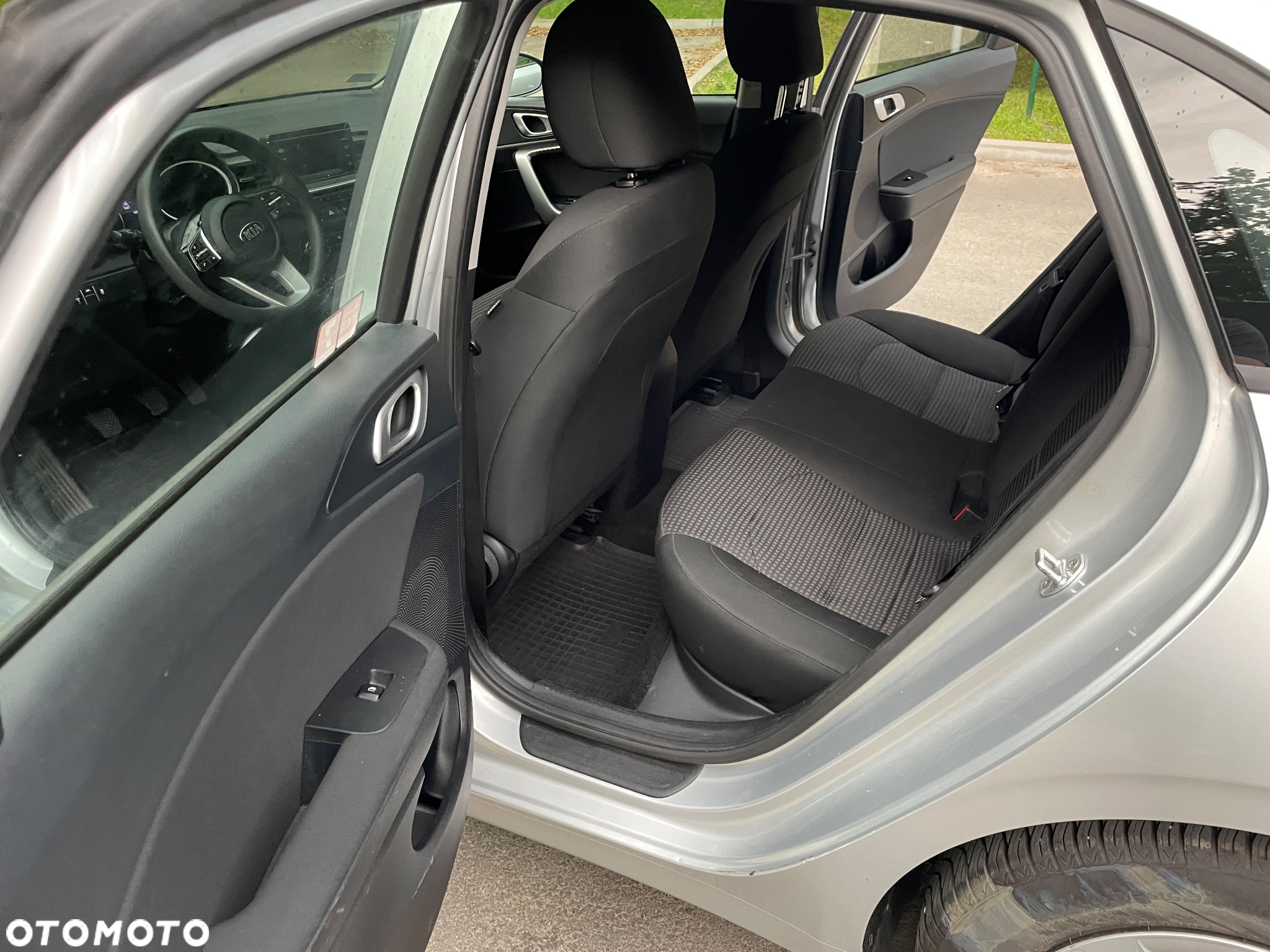 Kia Ceed 1.4 L - 11