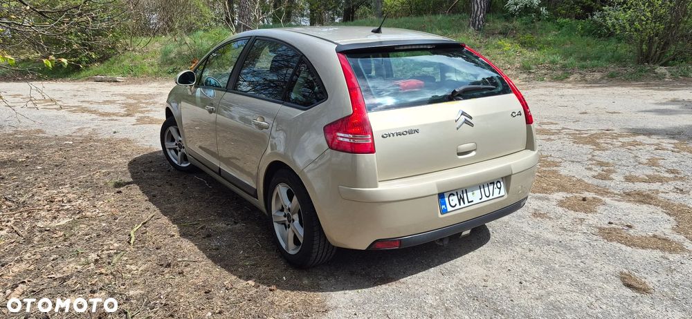 Citroën C4 1.6 16V Style - 4