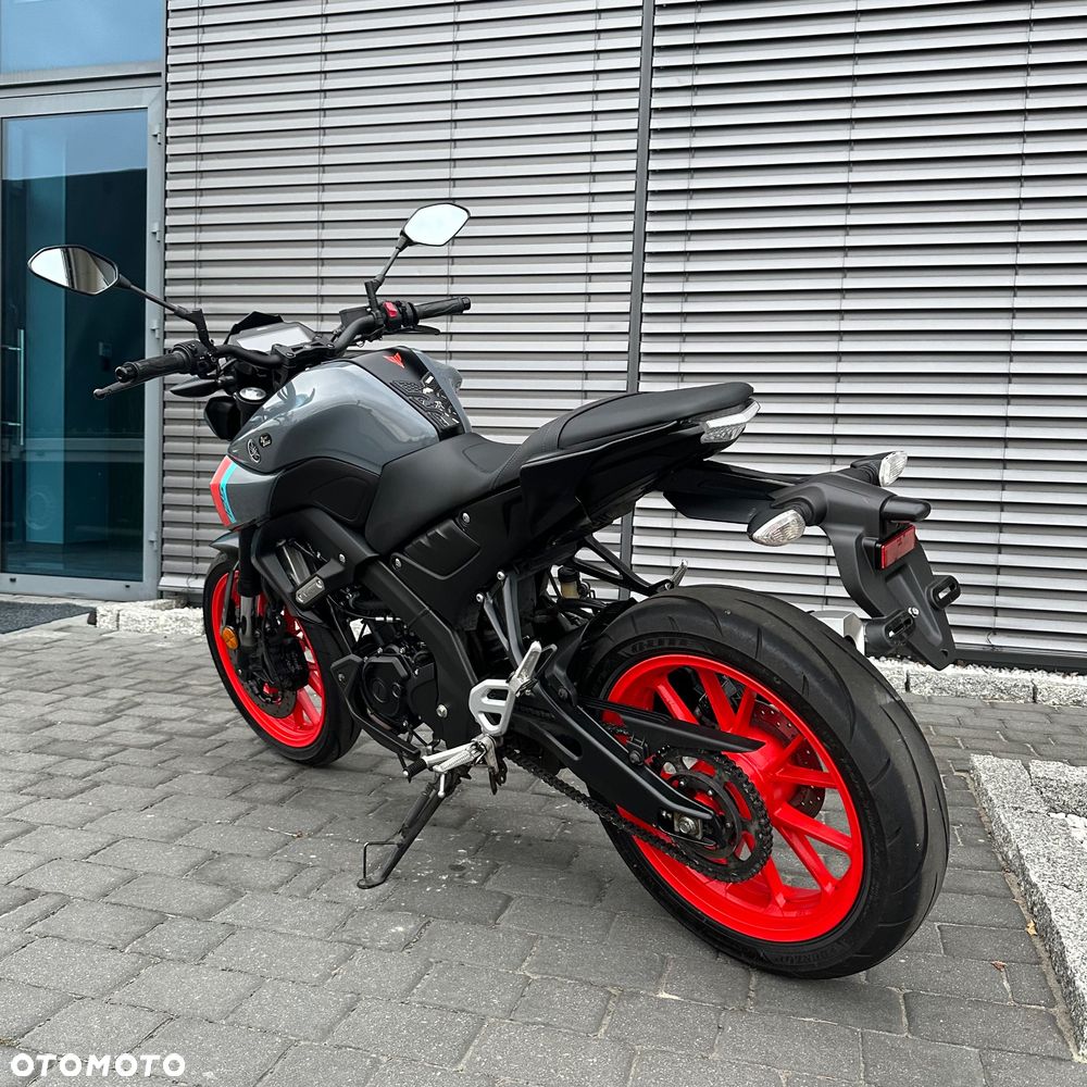 Yamaha MT - 8