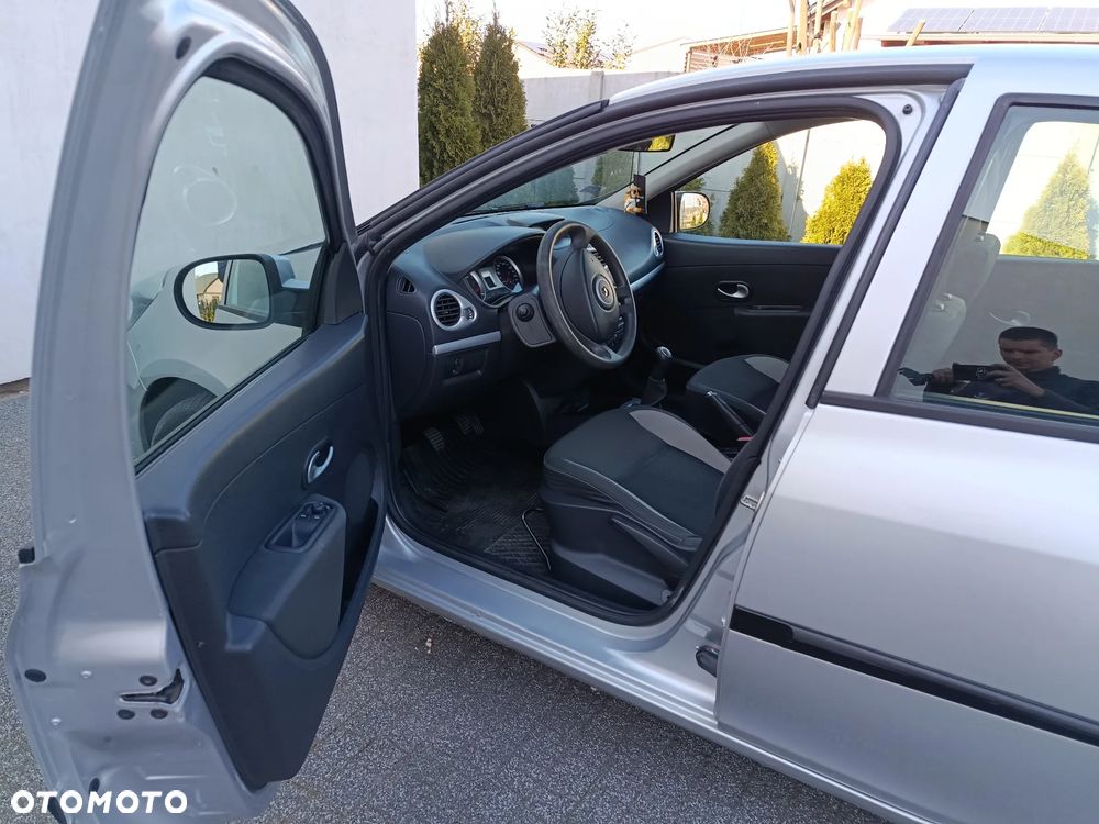 Renault Clio 1.5 dCi Alize - 7