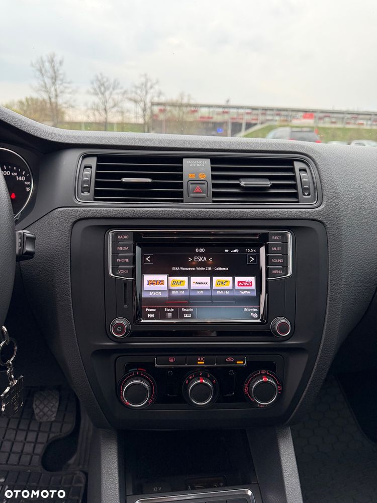 Volkswagen Jetta 2.0 TDI DPF BMT Trendline - 3