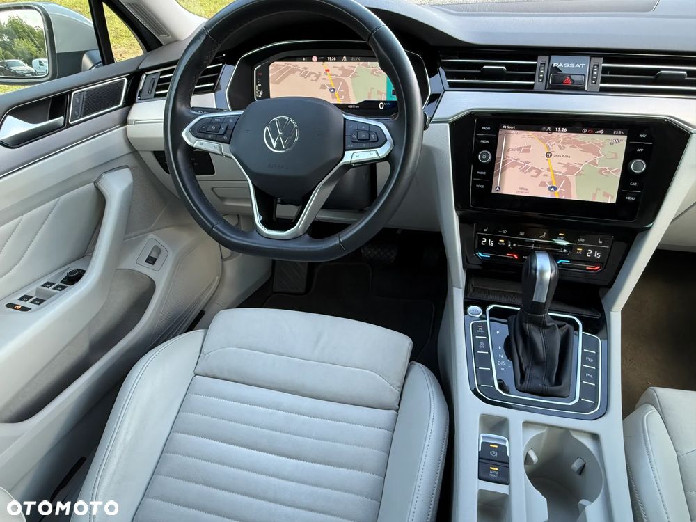 Volkswagen Passat 2.0 TSI Elegance DSG - 12