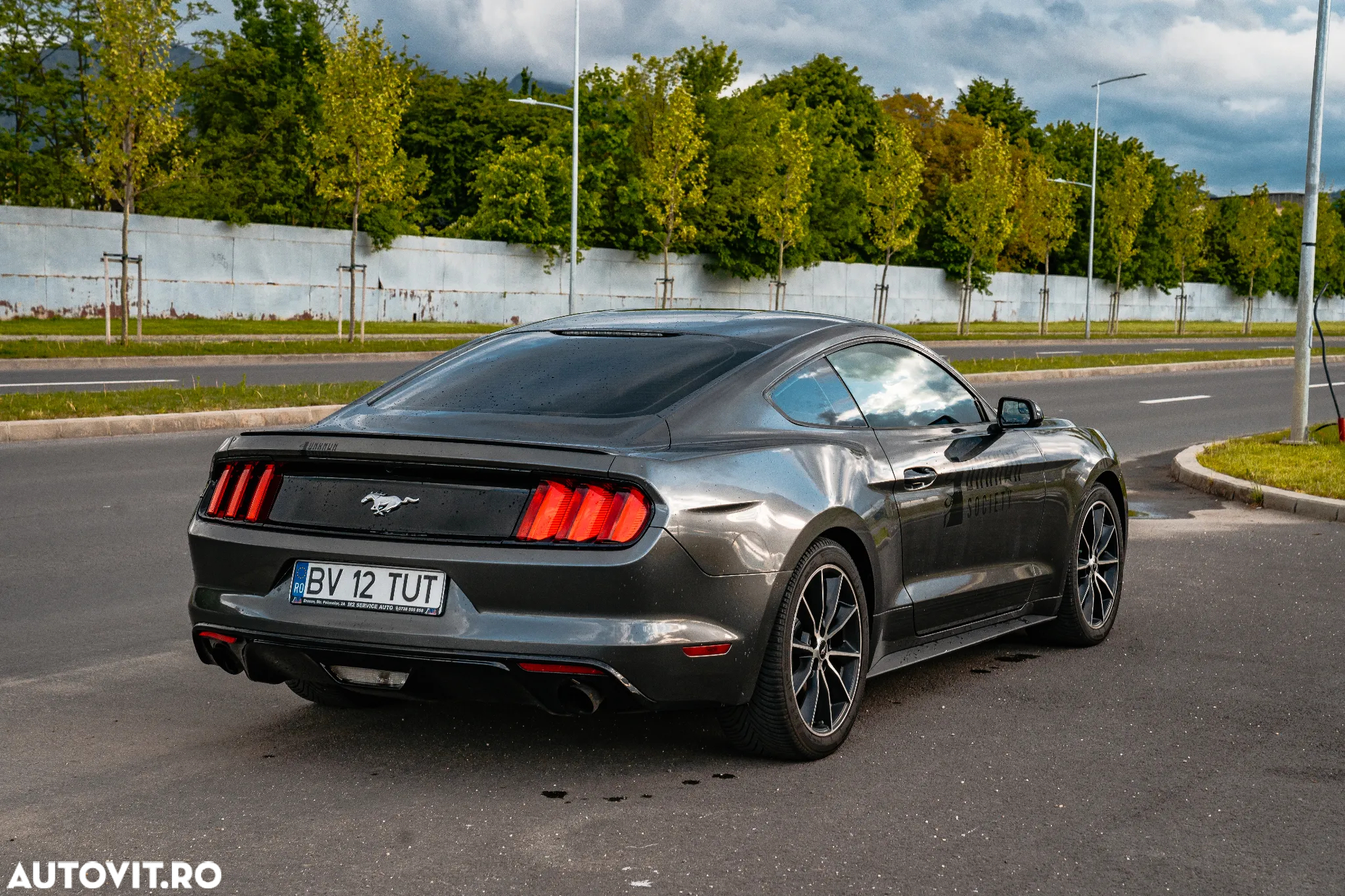 Ford Mustang 2.3 EcoBoost Aut. - 2