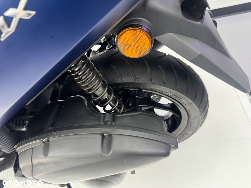 Yamaha NMAX - 10