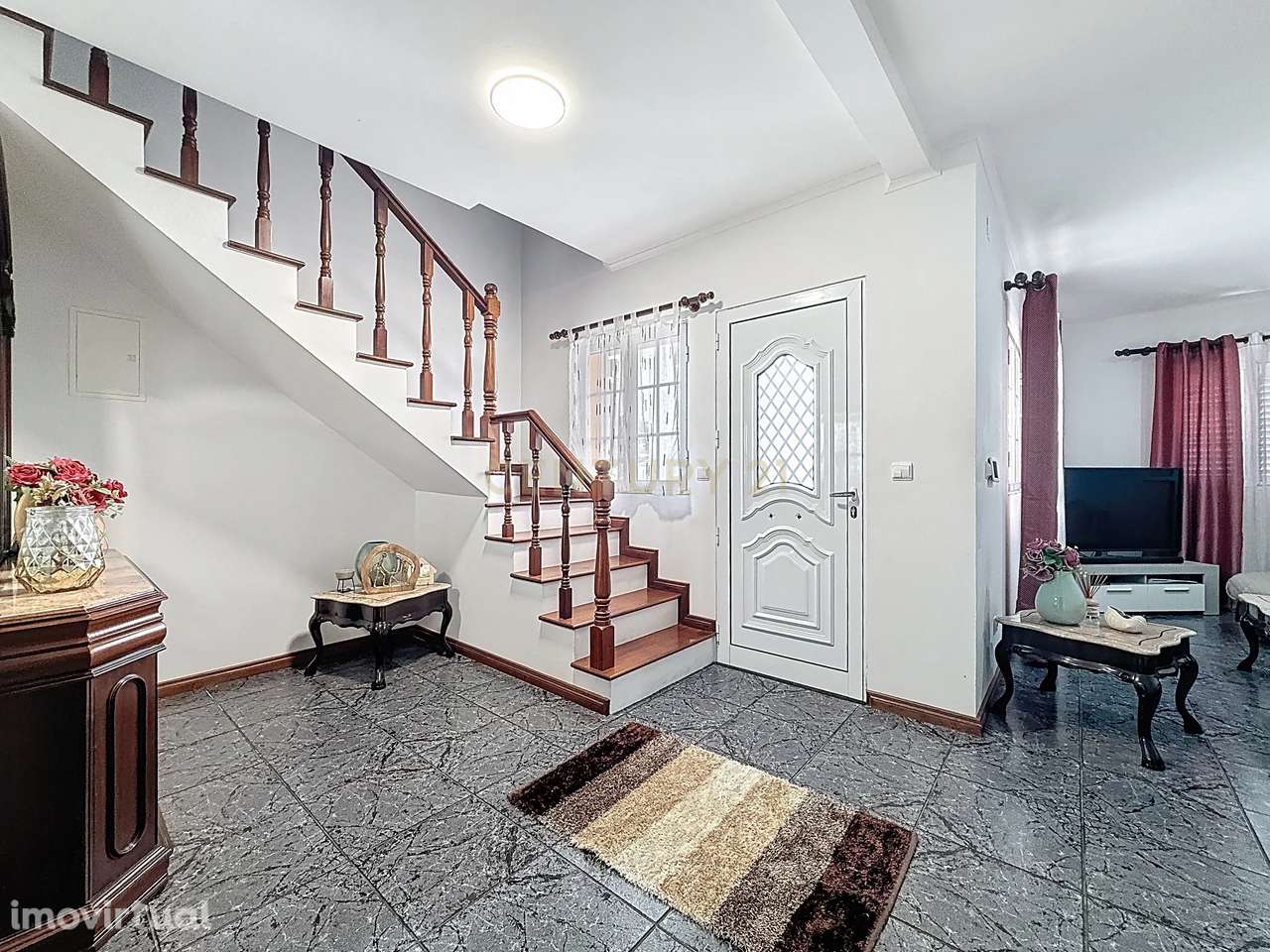 Moradia Moderna e Funcional no Coração da Vila de Nordeste - Grande imagem: 4/25