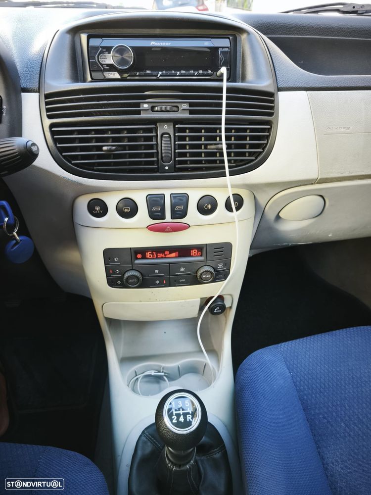 Fiat Punto 1.2 16V 80 Emotion - 8