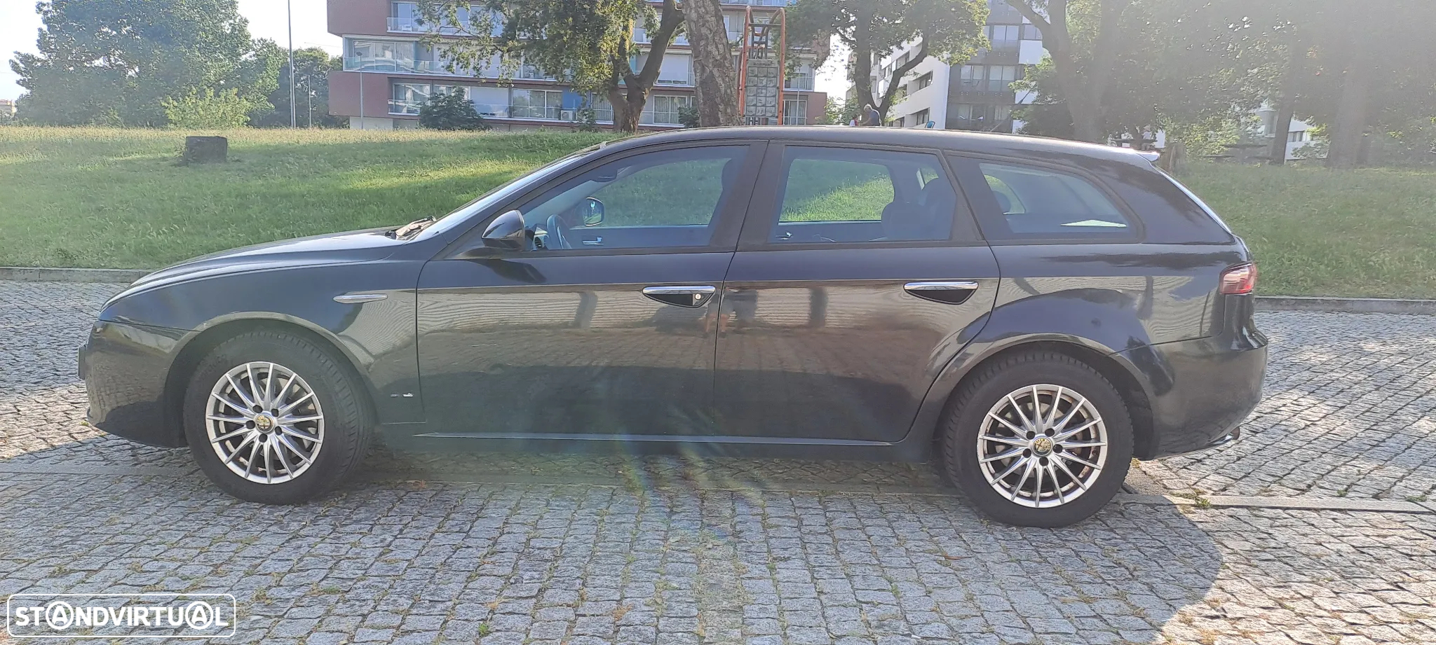 Alfa Romeo 159 Sportwagon 1.9 JTDm 8V Elegante - 12