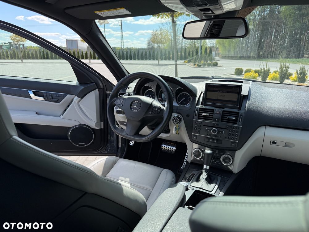 Mercedes-Benz Klasa C 63 AMG 7G-TRONIC SPORT EDITION - 17