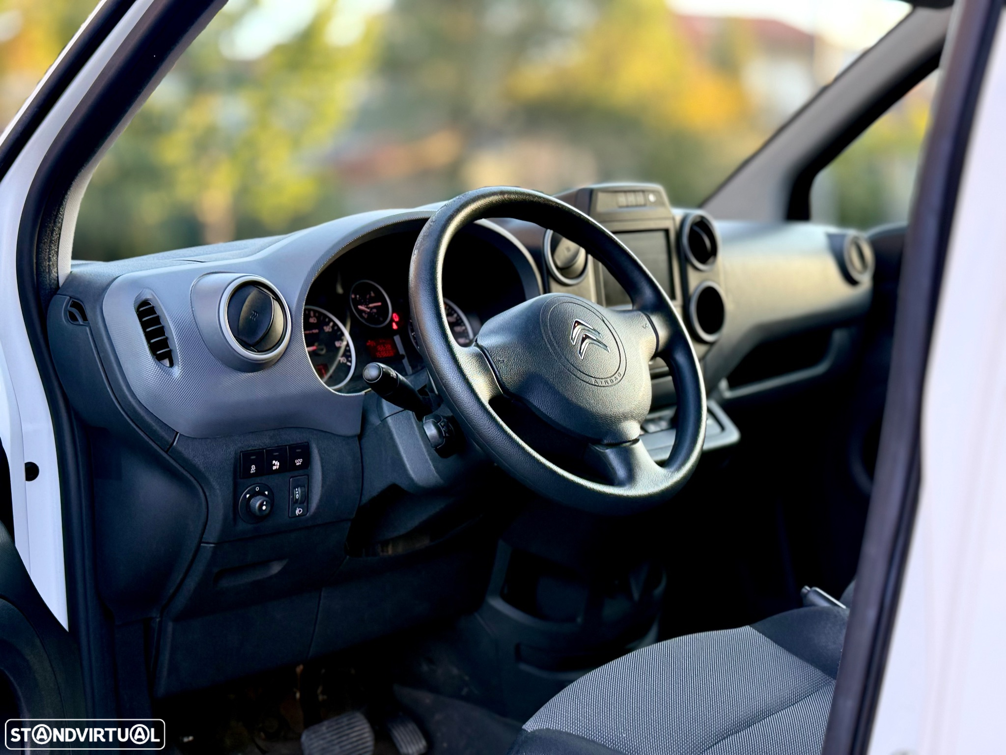 Citroën Berlingo 3lugares AUTOMÁTICA - 16