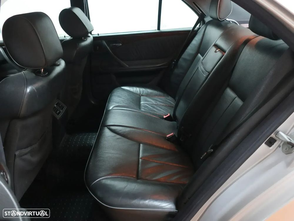 Mercedes-Benz E 220 CDI Elegance - 10