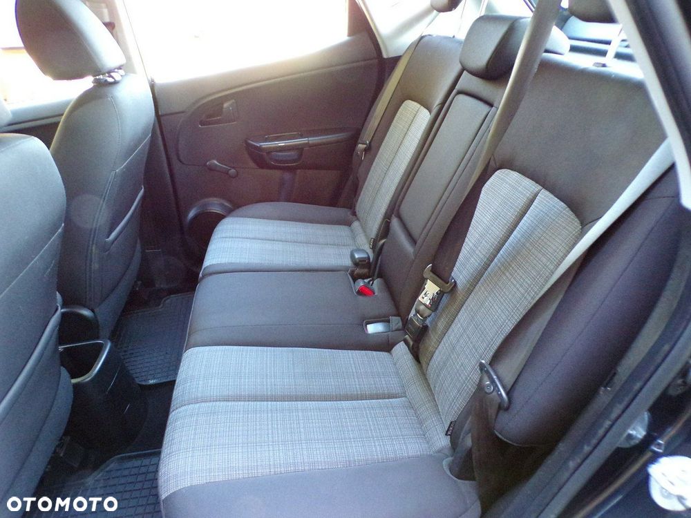 Kia Venga - 25