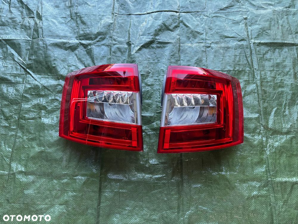 Skoda Octavia III kombi lampa tył tylnia prawa lewa LED 5E9945095A 5E9945096A - 1