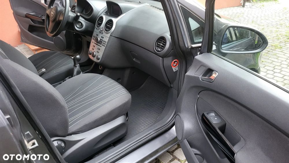 Opel Corsa 1.4 16V Cosmo - 15