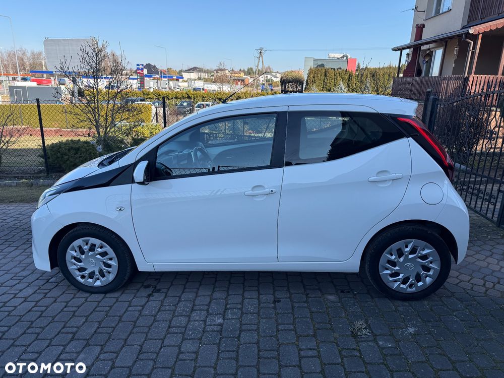 Toyota Aygo x-play connect - 10