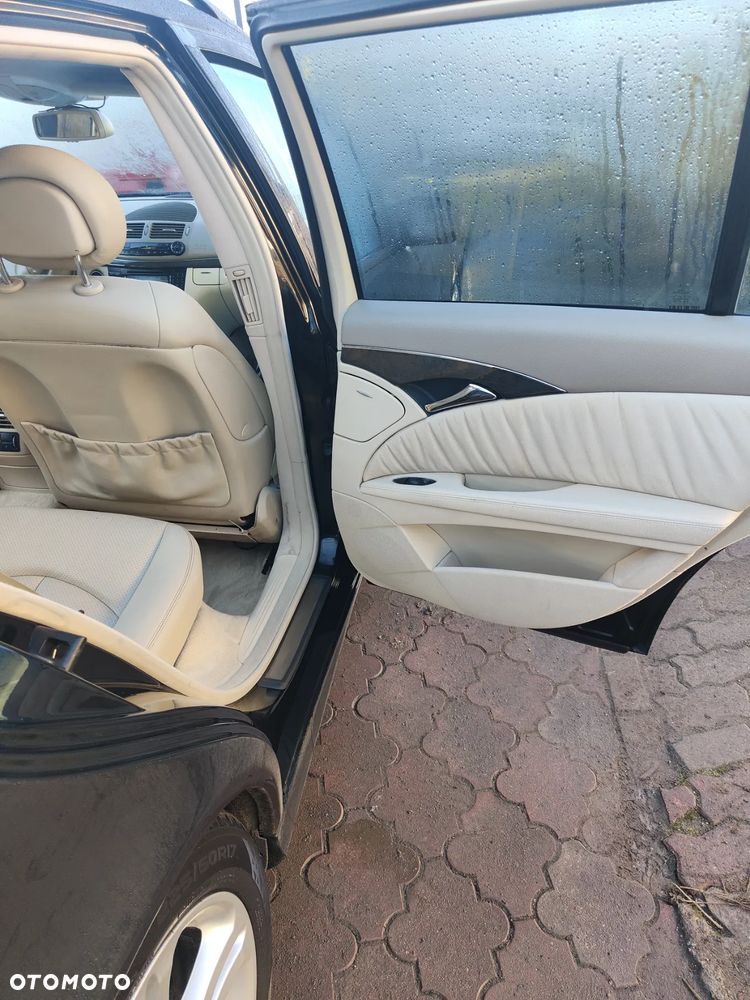 Mercedes-Benz Klasa E 320 T Avantgarde - 30