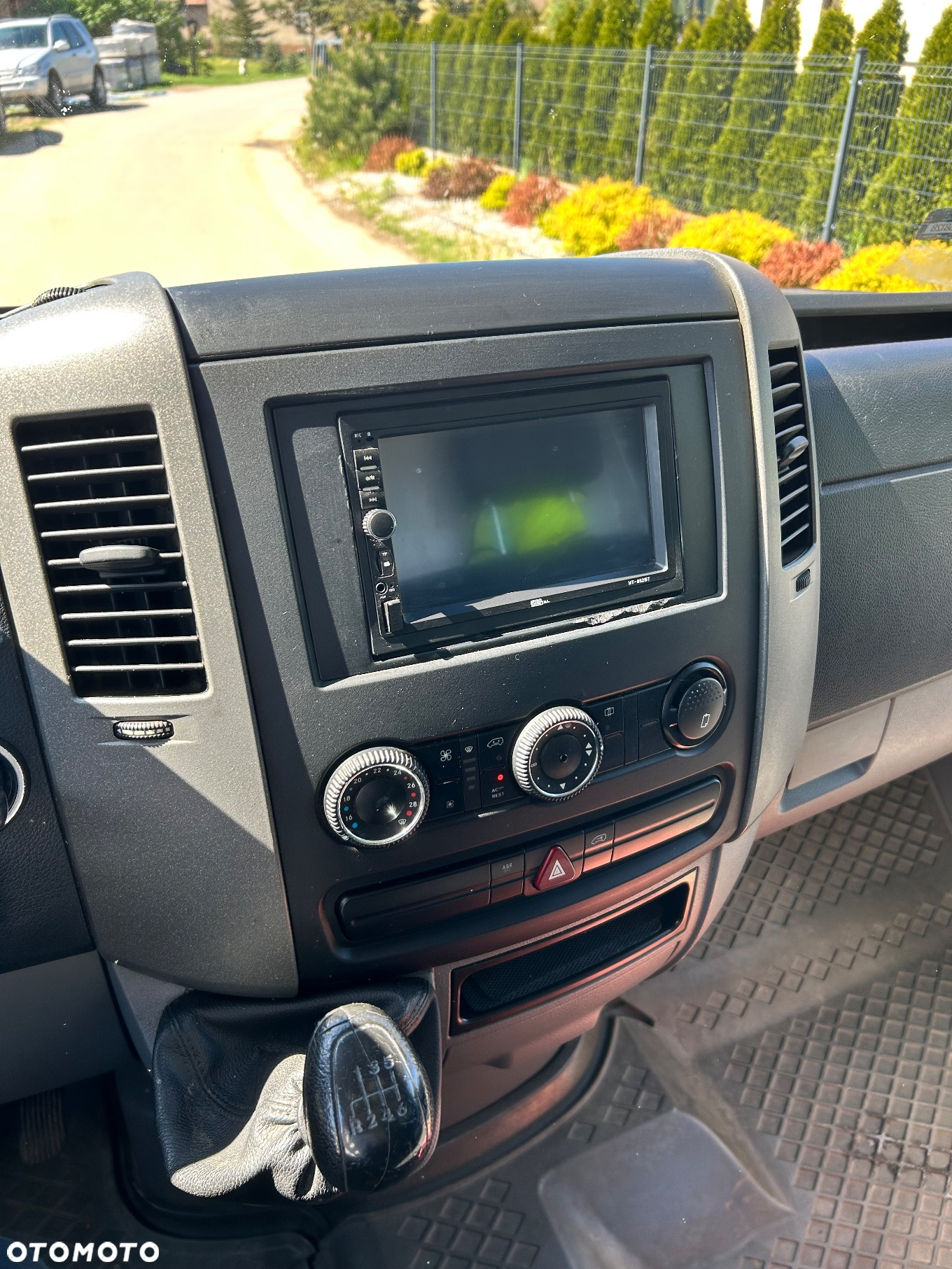 Mercedes-Benz Sprinter - 12