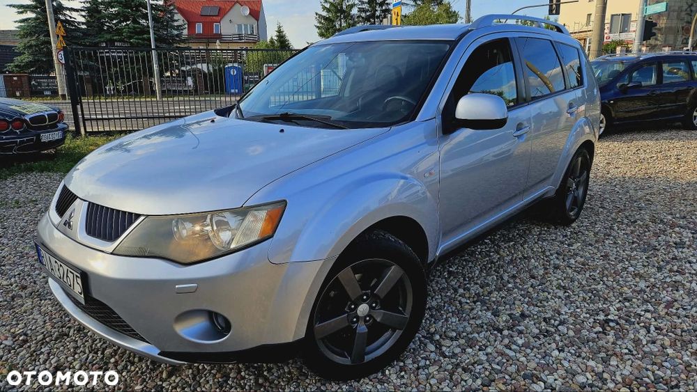 Mitsubishi Outlander - 1