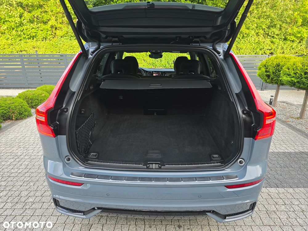 Volvo XC 60 B4 B Plus Dark - 13