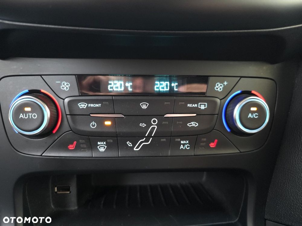 Ford Focus 2.0 TDCi Titanium ASS - 13