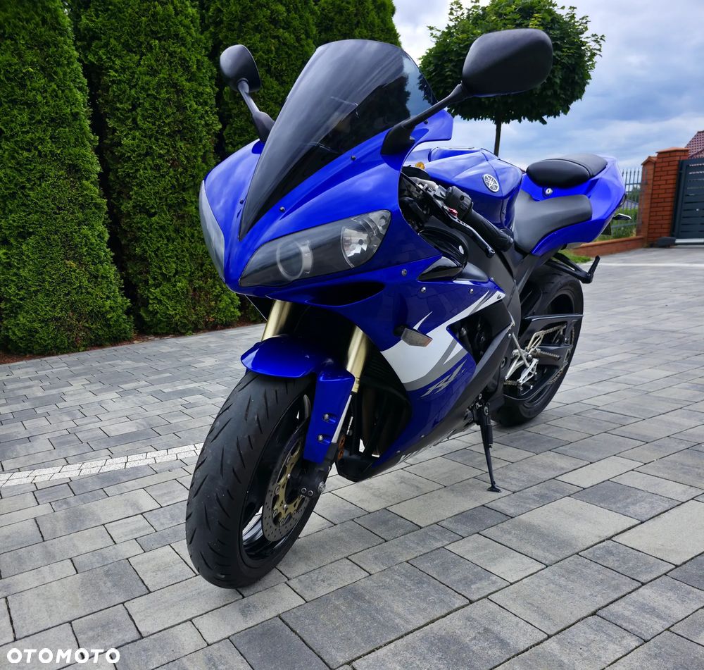 Yamaha R1 - 2