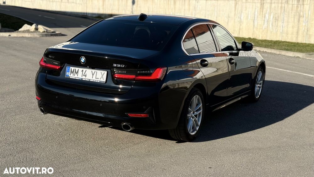 BMW Seria 3 330i xDrive Aut. Sport Line - 4