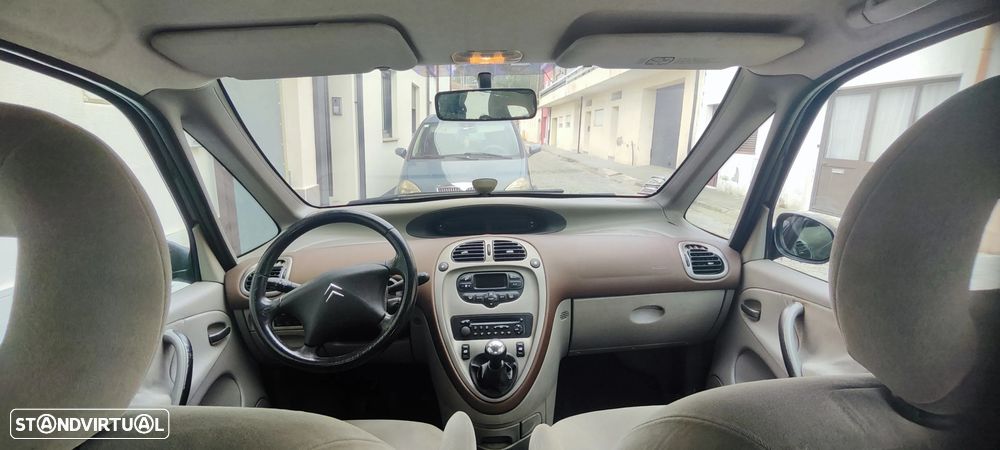 Citroën Xsara Picasso 1.6i Exclusive - 3