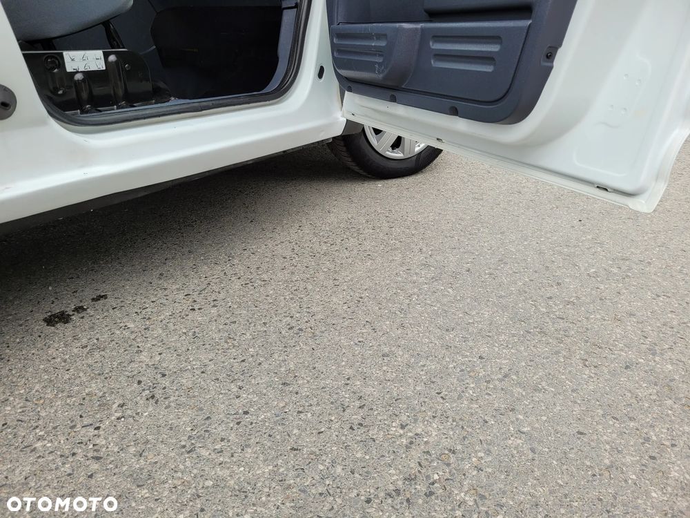 Ford Transit Connect - 23