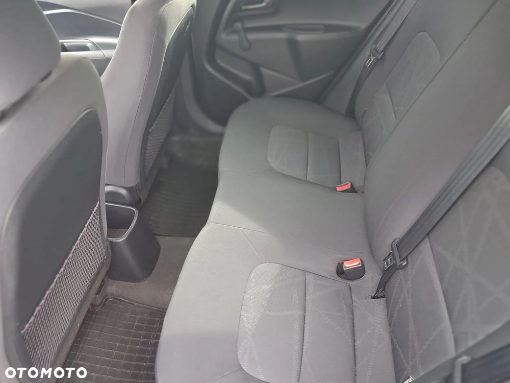 Kia Rio 1.2 L - 5