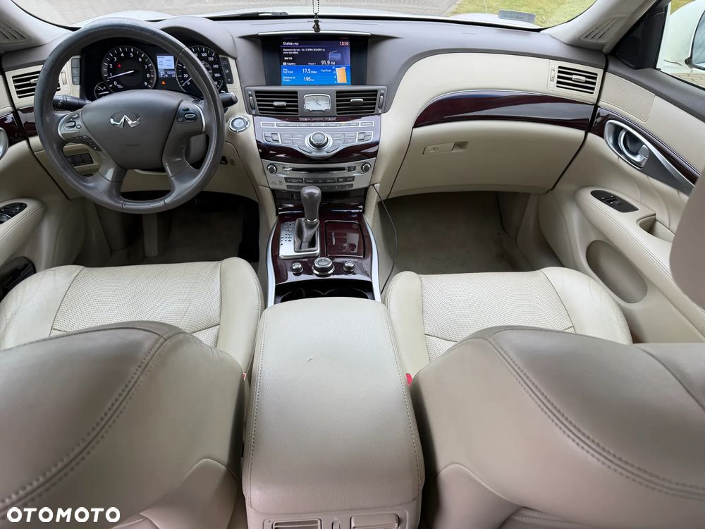 Infiniti M - 14