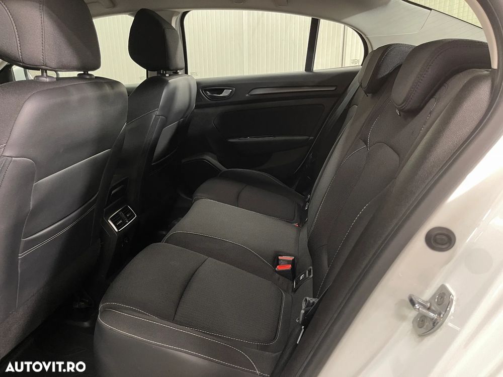 Renault Megane TCe EDC Zen - 11