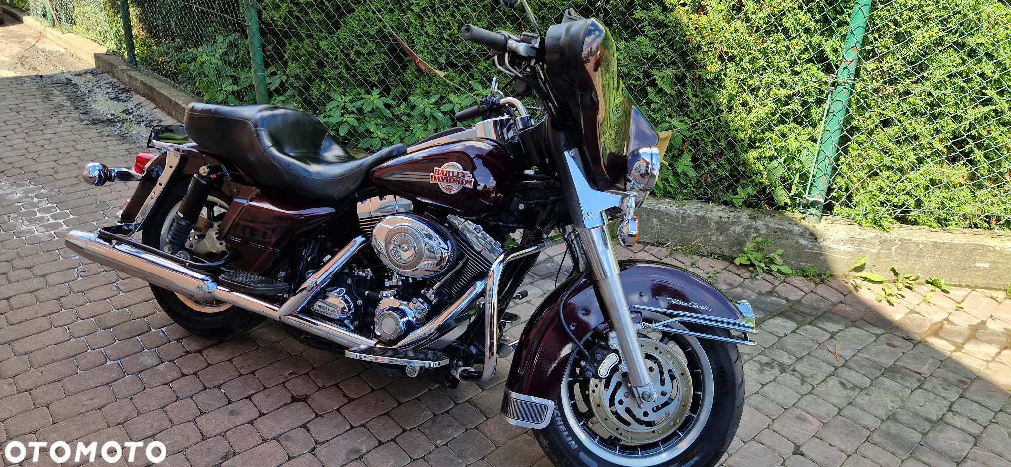 Harley-Davidson FLH Electra Glide - 2