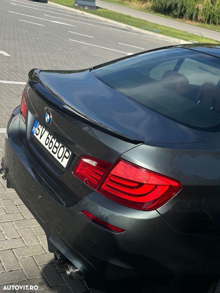 BMW Seria 5 525d xDrive - 9