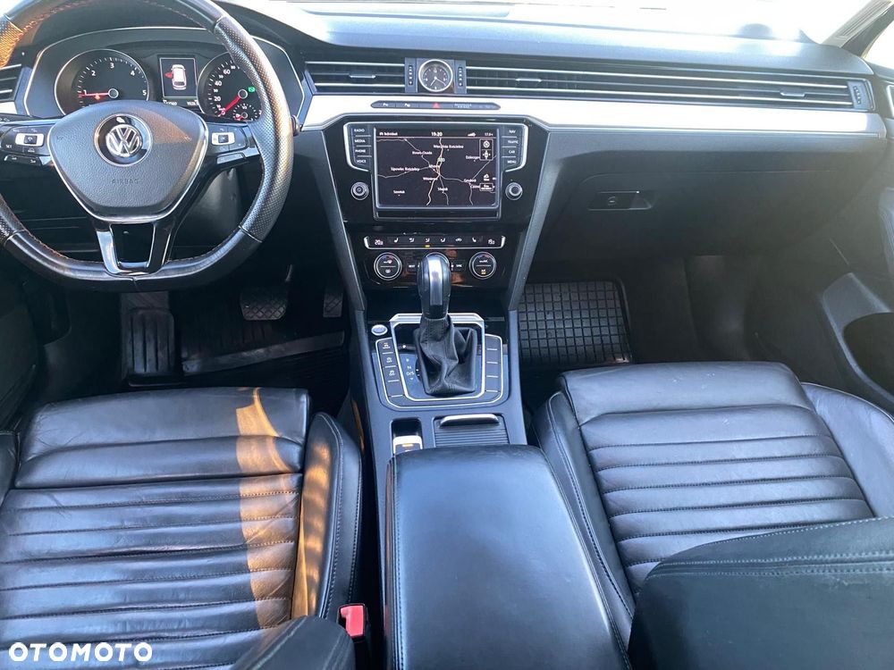 Volkswagen Passat 2.0 TDI Bi-Turbo BMT 4Mot Highline DSG - 9