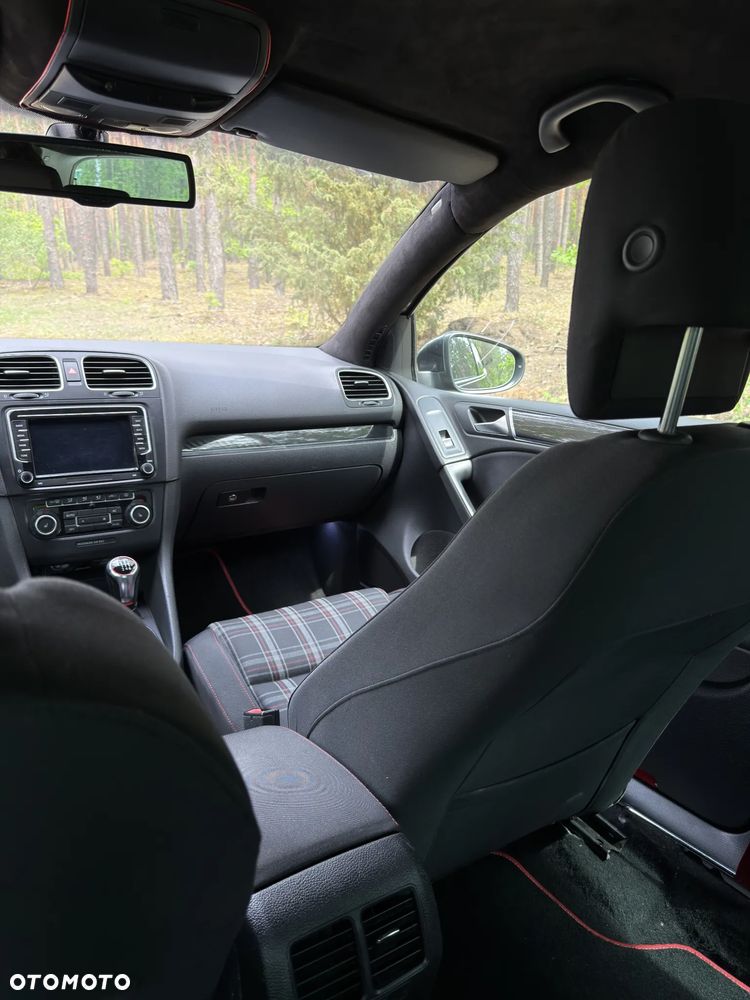 Volkswagen Golf 2.0 GTI - 18