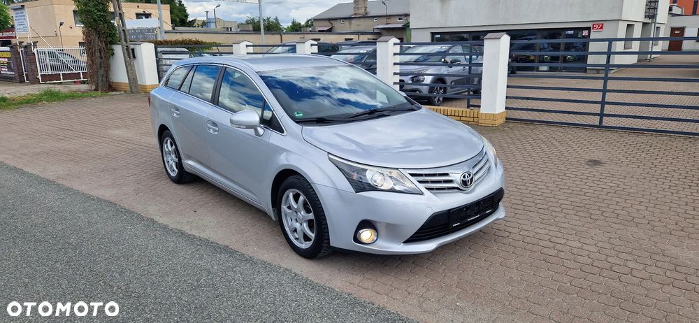 Toyota Avensis 2.2 D-4D Comfort - 3