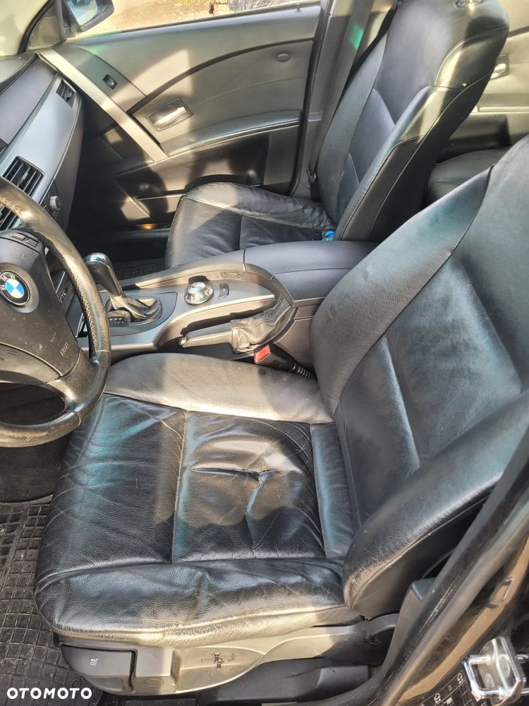 BMW 5 E61 TOURING fotel fotele kanapa deska kokpit podsufitka boczek boczki klamka podłokietnik licznik prędkościomierz - 3