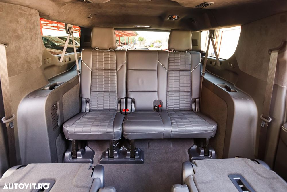 Cadillac Escalade - 16