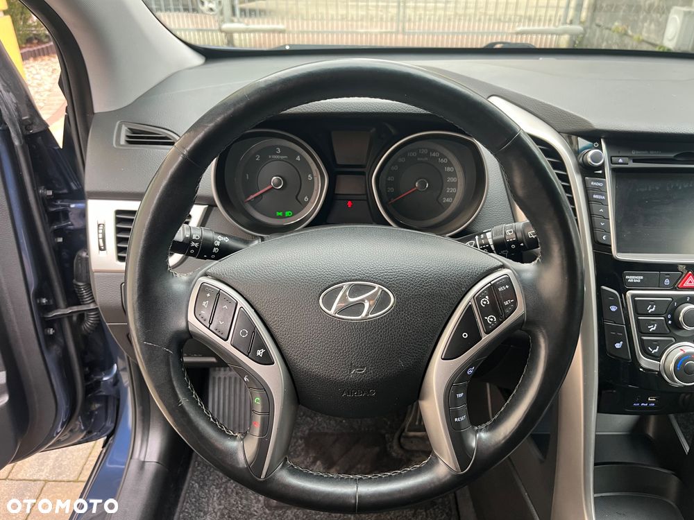Hyundai i30 blue Kombi 1.6 CRDi Style - 28