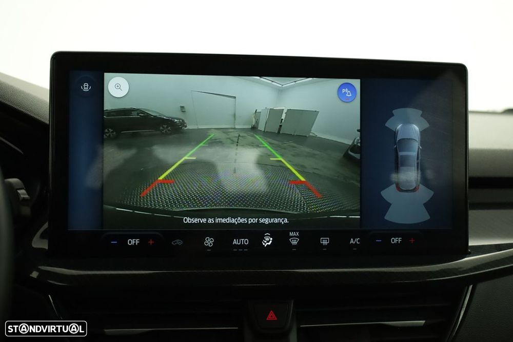 Ford Focus 1.0 EcoBoost MHEV ST-Line X - 11