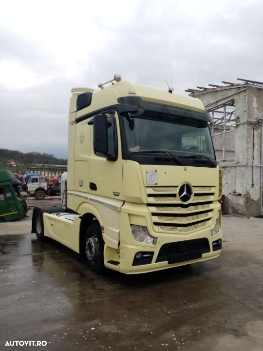 Dezmembram camion Mercedes-Benz ACTROS MP4 - 6