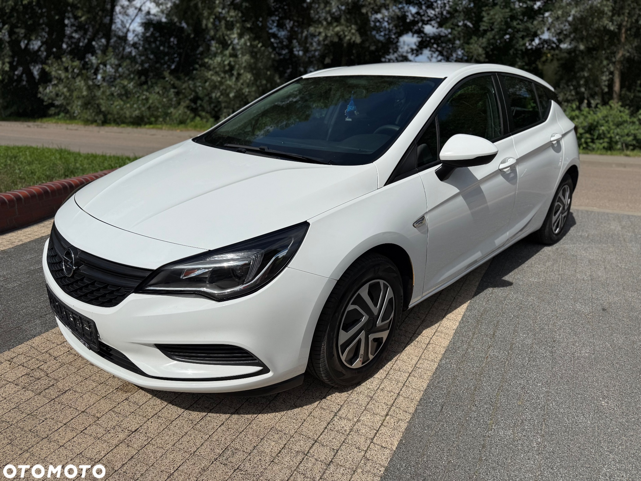 Opel Astra V 1.0 T Essentia S&S - 4