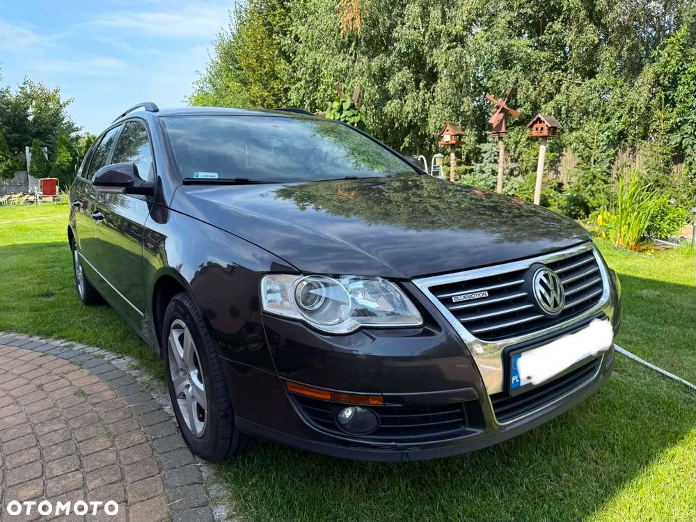 Volkswagen Passat - 1