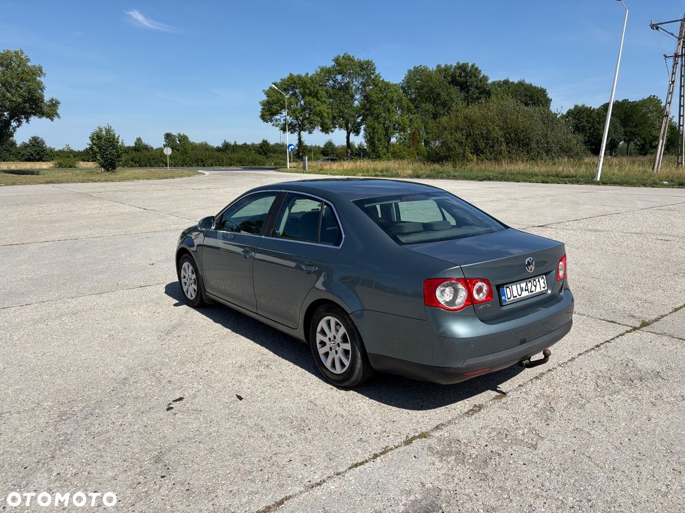 Volkswagen Jetta 1.9 TDI Comfortline - 6