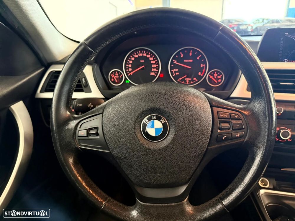 BMW 318 d Navigation - 24