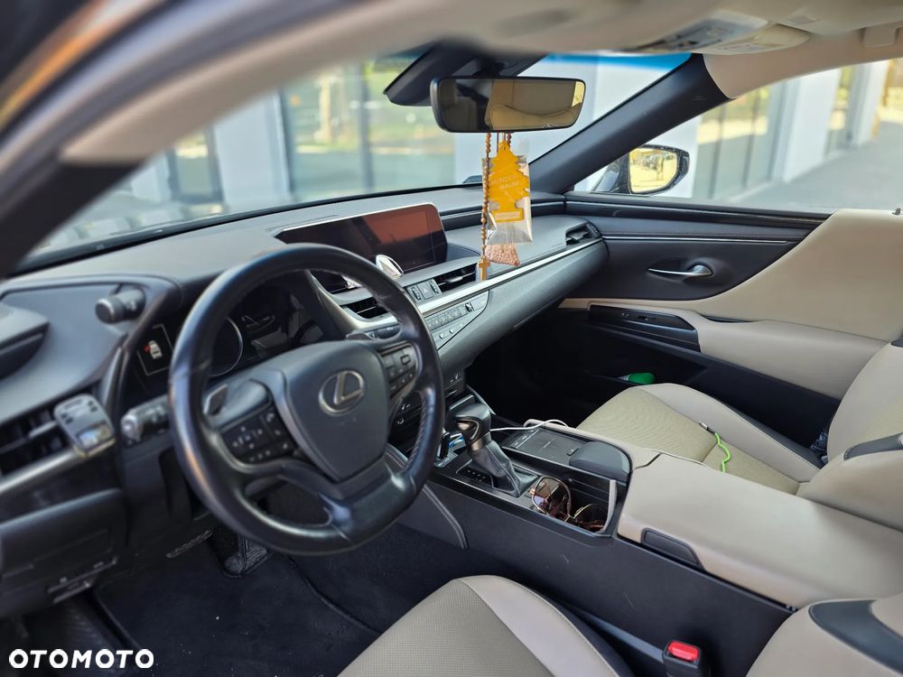 Lexus ES 300h Prestige - 22